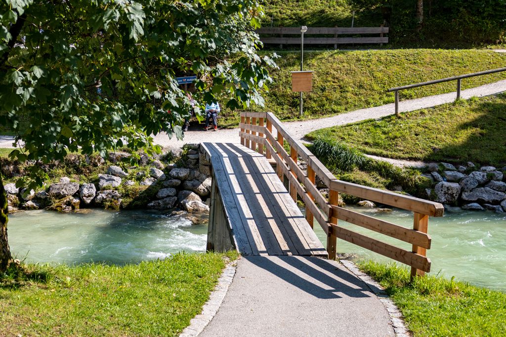 Ramsau bei Berchtesgaden - Brücke über die Ramsauer Ach.  - © alpintreff.de - Christian Schön